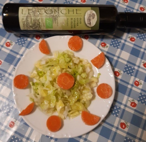 Insalata con olio extra vergineLe Conche