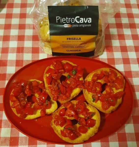 frisella ai pomodori Pasta Cava